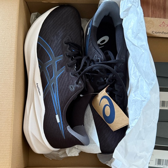 ASICS versablast 4 - Picture 1 of 5